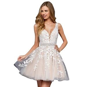 Elegant White Lace Wedding Dress